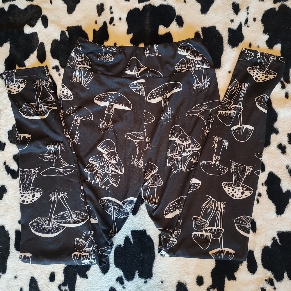Mushroom Print Black Leggings